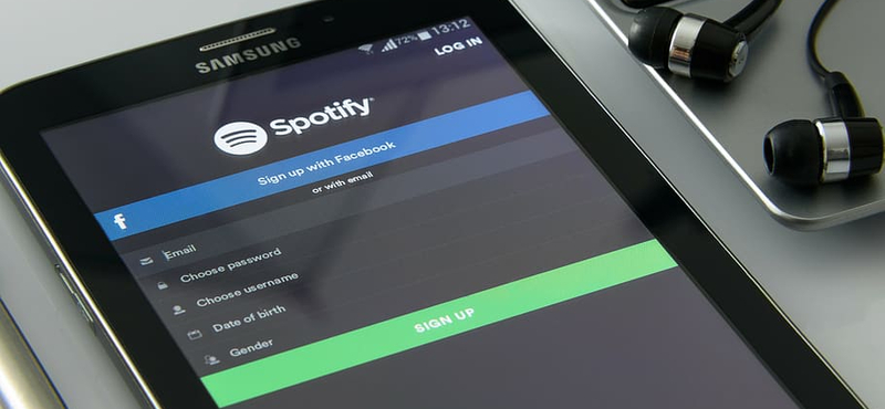 Egészen hihetetlen, de igaz: rászálltak a bűnözők a Spotifyra, kamu zenehallgatással mossák tisztára a pénzt