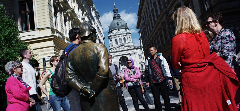 Pocsék a kávé, extrém a kormányfő, mégis "jó itt lenni"