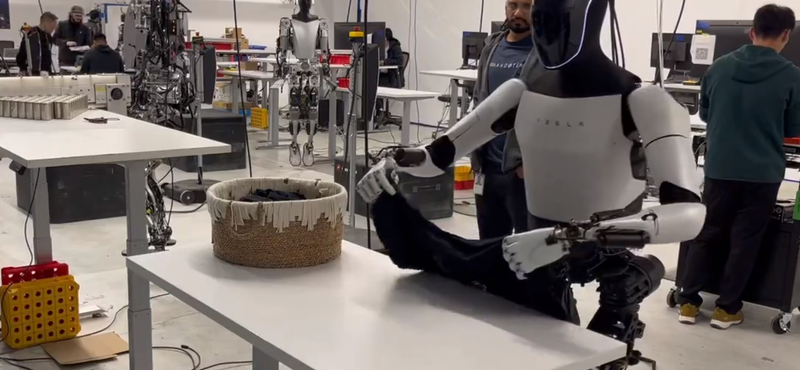 Újabb videót tett közzé a Tesla humanoid robotjáról Elon Musk, de van egy kis probléma a bemutatott folyamattal