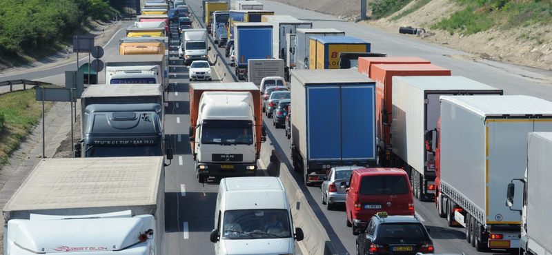 Több napos káoszra számíthatunk az autópályákon