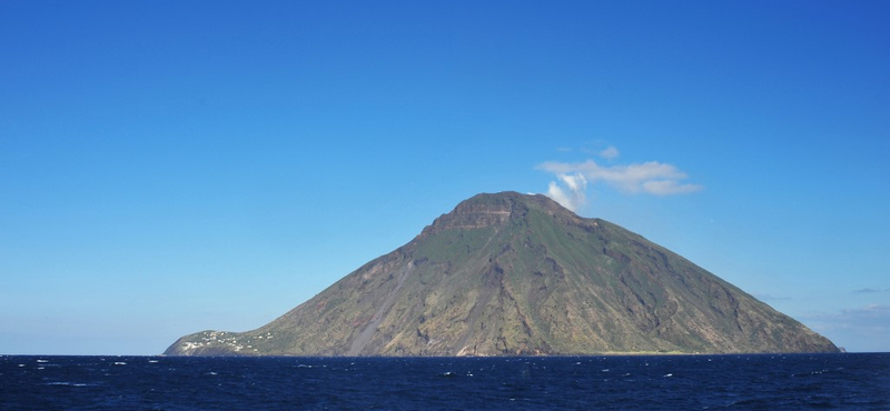 Kitört a Stromboli, evakuálják a turistákat