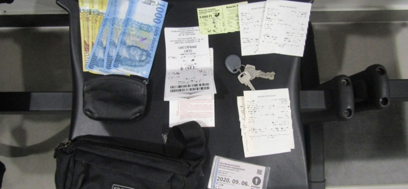 Több százezer forintnyi értékkel loptak el egy törölköző alá rejtett táskát