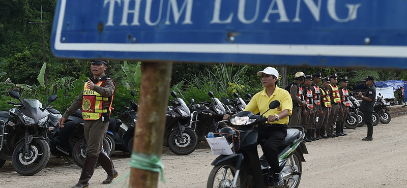 Kihozták a nyolcadik fiút is a thai barlangból