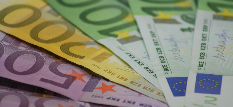 Mi lesz a forinttal? Lesz még 400 alatt az euró?