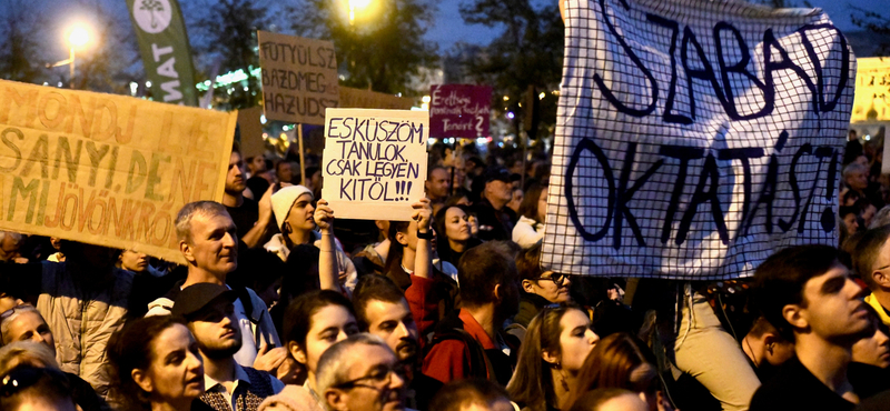 A Corvinus oktatói is kiálltak a tanárok mellett, és szolidaritási akciót hirdettek