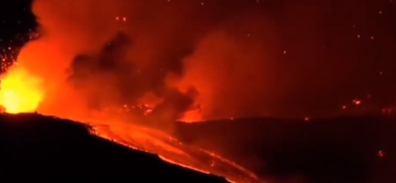 Lenyűgöző videón a füstöt okádó Etna