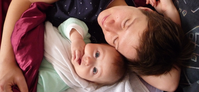 Új ajánlás a csecsemők alvásáról: egy év a szülők szobájában