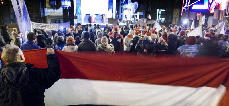 "Kiürült hűtők és bankszámlák" - kormánytisztviselők a teljes kétségbeesés szélén