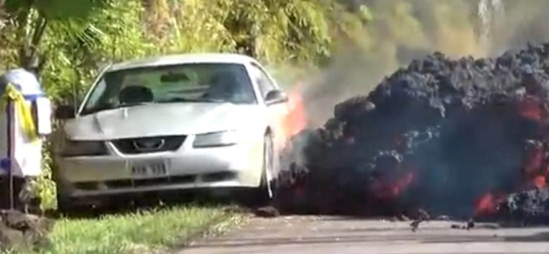 A nap videója: Teljesen elnyelte a forró láva a Ford Mustangot