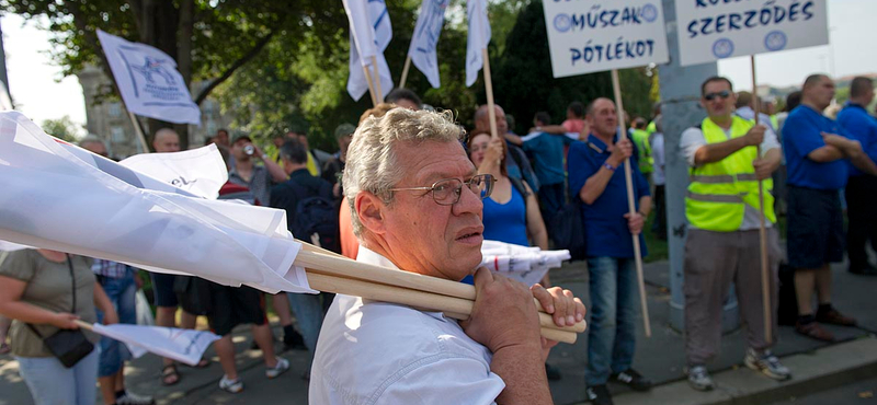 "Ez egy pofátlan törvény, amit suttyomban tákoltak össze két nap alatt"