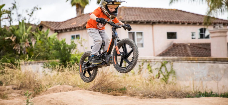 Elektromos futóbiciklivel nyűgözi le a kicsiket a Harley-Davidson 