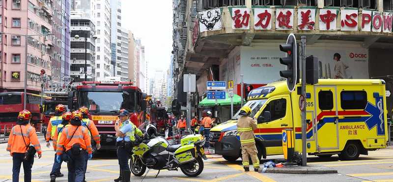 Legalább 5 ember meghalt, 35-en megsérültek egy hongkongi tűzvészben