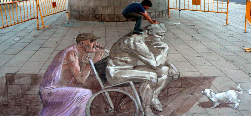 Street art percek: válogatás Eduardo Relero háromdimenziós aszfaltrajzaiból.