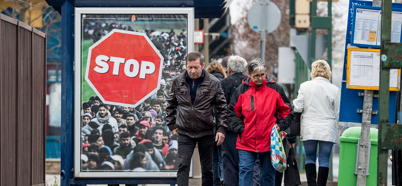 Elmeszelte a Kúria a kormány STOP plakátkampányát