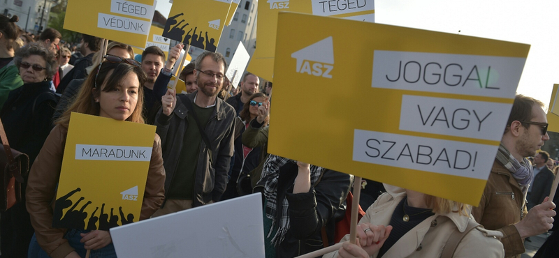 Szerdán már jön a civilek elleni törvény