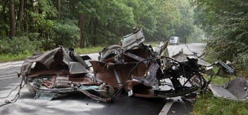 Ilyen roncskupac marad egy idős gyorshajtó Ferrari Californiája után