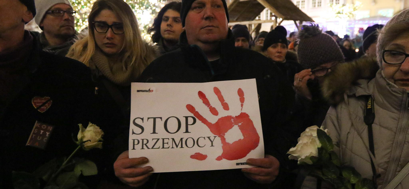 Lemondott az a lengyel politikus, aki gyűlöletkampányt irányított bírák ellen