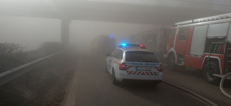 Négy hónap után sincs felelőse az M1-esen történt tavaszi tömegbalesetnek