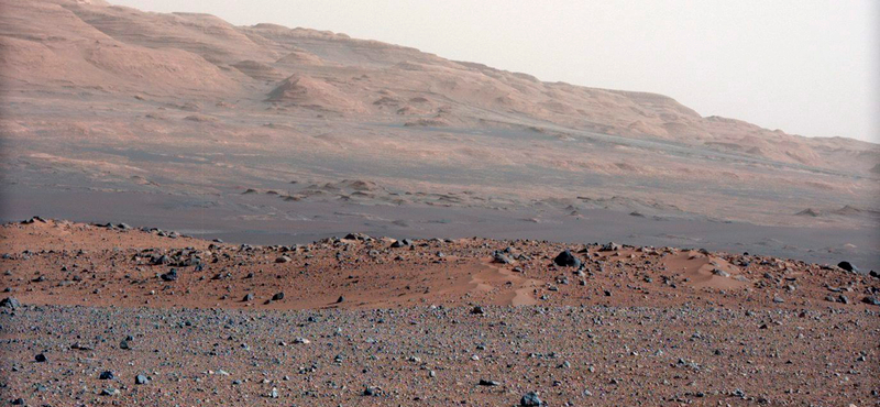 Megjöttek a Curiosity első részletes színes képei - fotók