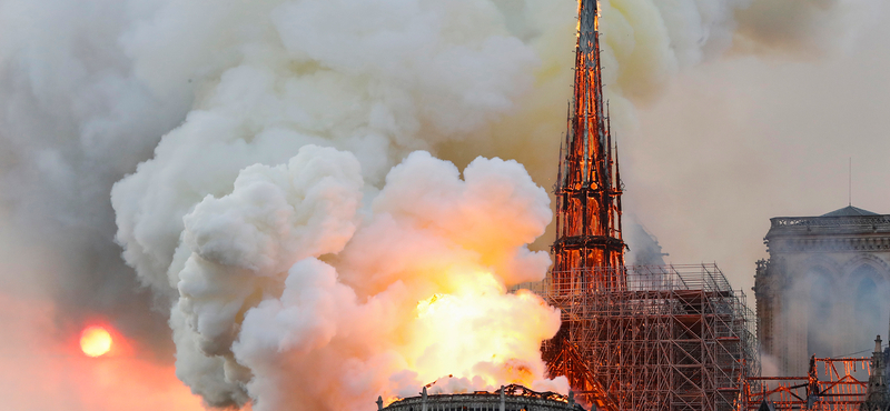 Hajmeresztő álhírek terjednek a leégett Notre-Dame-ról, egyik durvább, mint a másik