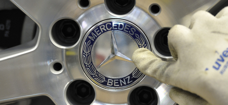 Több mint 15 ezer embert küldhet el a Daimler