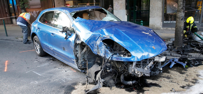 Ittas nő vezethette a Porschét, ami tört-zúzott a II. kerületben