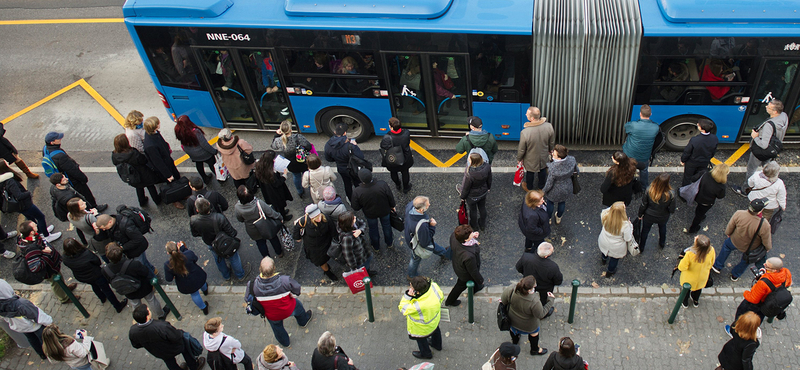 A csúcsra járatott klímákat nem bírják a buszok öreg motorjai