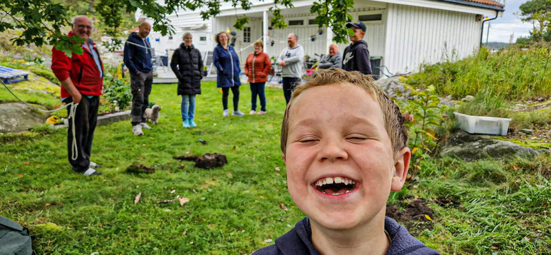 Fülbevalót kerestek a ház udvarán, bejelzett a fémdetektor, aztán jött a meglepetés