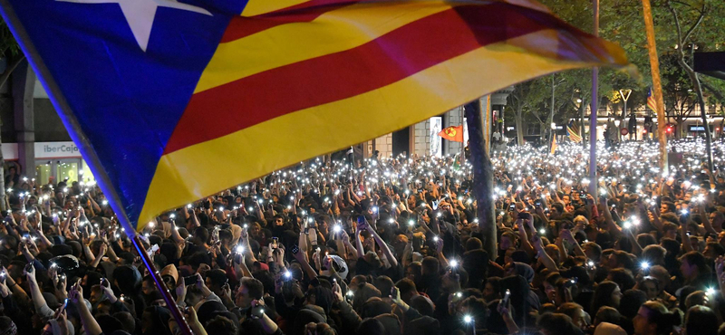 El kell tolni az El Clásicót a katalóniai helyzet miatt
