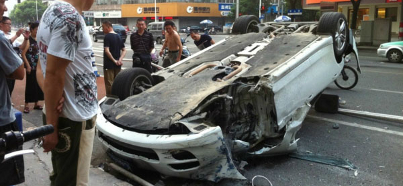 Tetőre lehet rakni egy Porsche Panamerát is - fotók