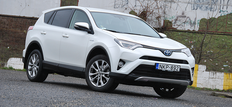 Toyota RAV4 Hybrid-teszt: a hiányzó láncszem