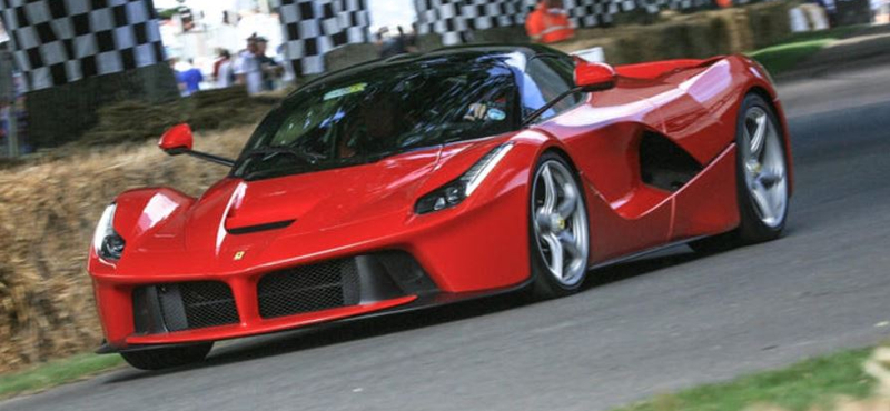 80 ritka autó, köztük egy LaFerrari égett porrá egy gyújtogatásban