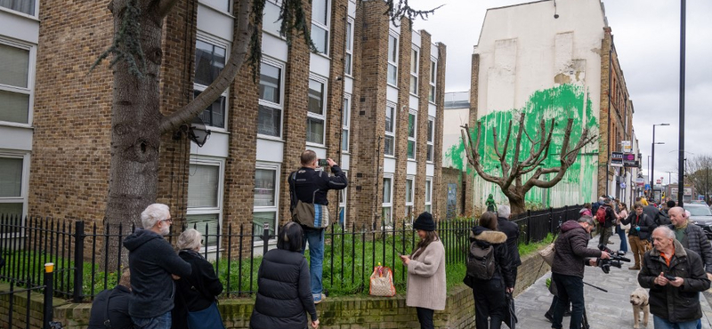 Máris megrongálták Banksy új londoni falfestményét