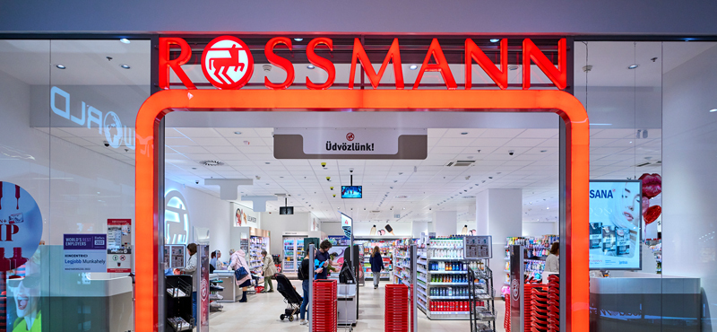 Indul az árrésstop, máris lépett a Rossmann – sok vásárló meg fog lepődni a kasszánál