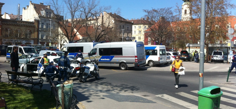 Kiürítették és lezárták a Batthyány teret - vége a felfordulásnak