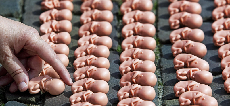 Még a nemi erőszakból lett terhességet sem lehet majd megszakítani Louisianában