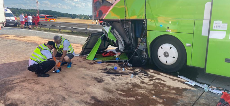 Három magyar utasról tud a külügy a brnói buszbaleset kapcsán