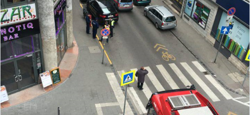 Fotók: Íme egy flegma BMW-s parkolás rövid története