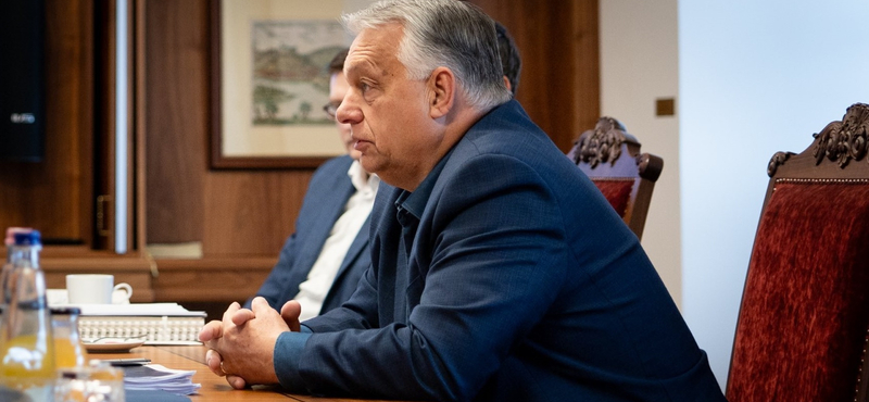 Orbán rendkívüli gazdasági egyeztetésre hívta minisztereit, de végül csak a rezsicsökkentés miatt aggódott