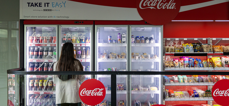 Eladók és pénztár nélküli boltokat nyit a Coca-Cola Magyarországon