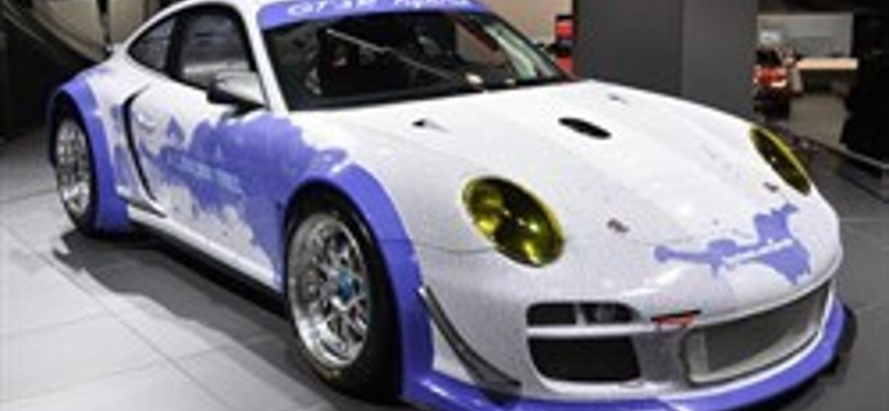 Facebook-autót készített a Porsche 