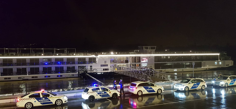 Megszállták a rendőrök a tragikus balesettel összefüggésbe hozott nagy méretű hajót