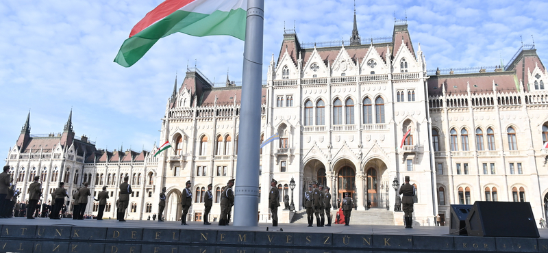 A Kormányzati Tájékoztatási Központ szerint valóban érkezett figyelmeztetés egy október 23-ra szerveződő fegyveres akcióról