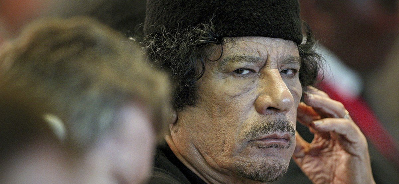 Párizs engedne: Kadhafi Líbiában maradhat, ha visszavonul a politikától