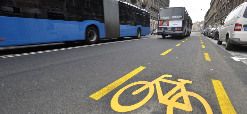 A buszsáv mellett kódolva van a biciklisgázolás