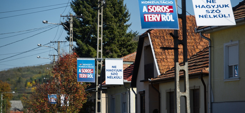 Megrángatták a konzultációs ívet kidobó vak művészt