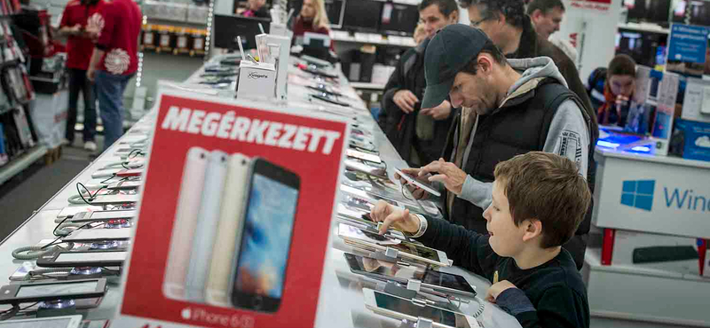 Bekebelezi a Media Markt a Tesco egyik lábát