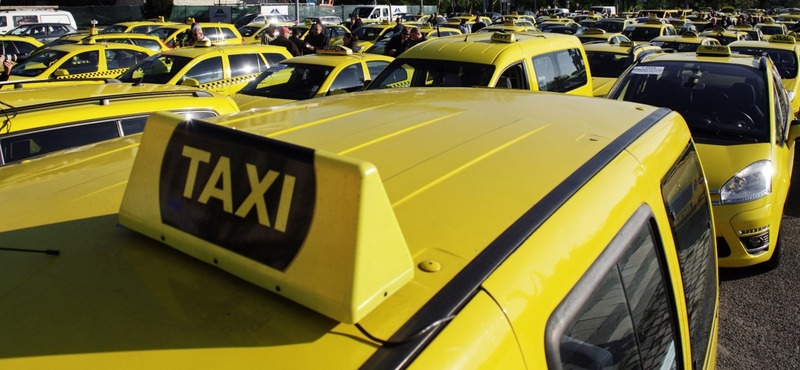 208 millió forintért taxizhatnak a minisztériumi dolgozók