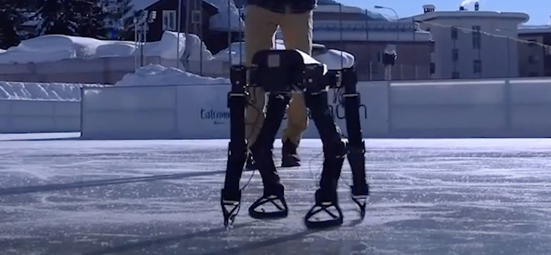 Ügyesebb az embernél: magát tanította meg korcsolyázni a 3D-nyomtatott robot – videó