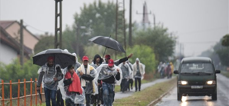 300 előregyártott házat küld az UNHCR a magyarországi menekülteknek